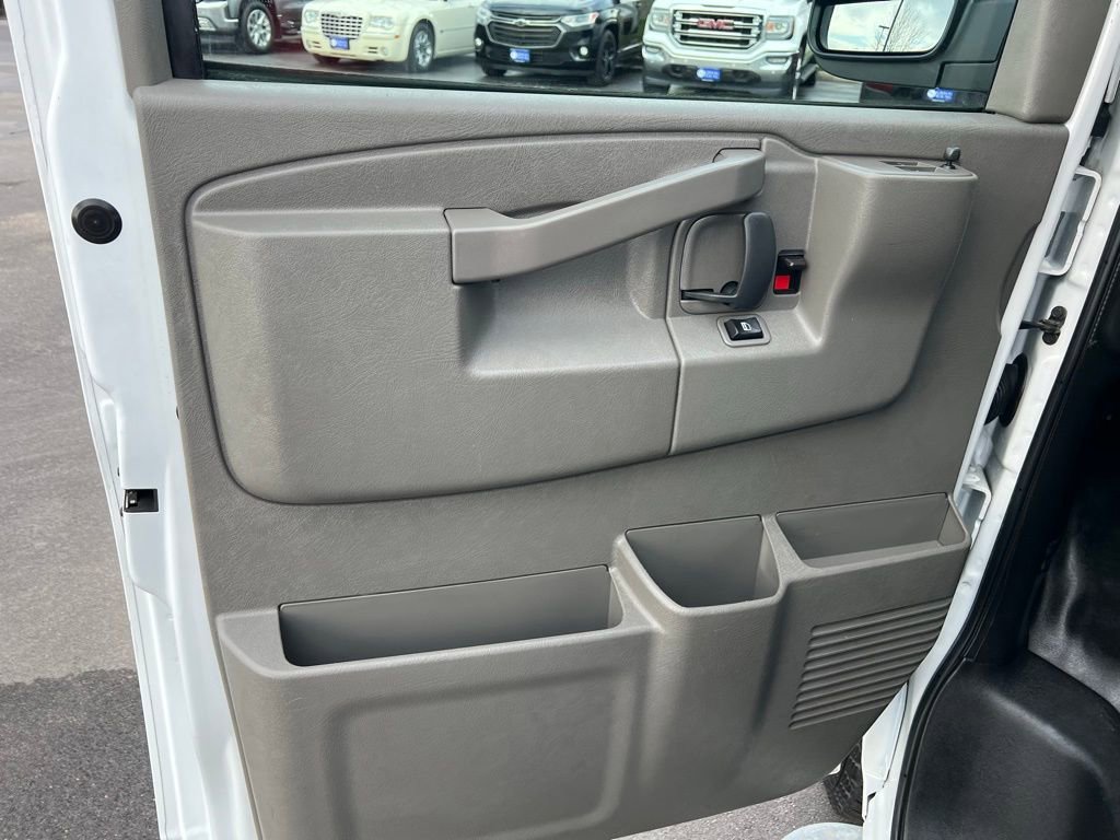 Used 2024 Chevrolet Express 2500 w/ Driver Convenience Package image 17