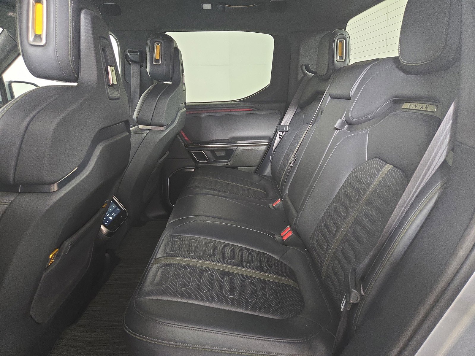 Used 2022 Rivian R1T Launch Edition image 21