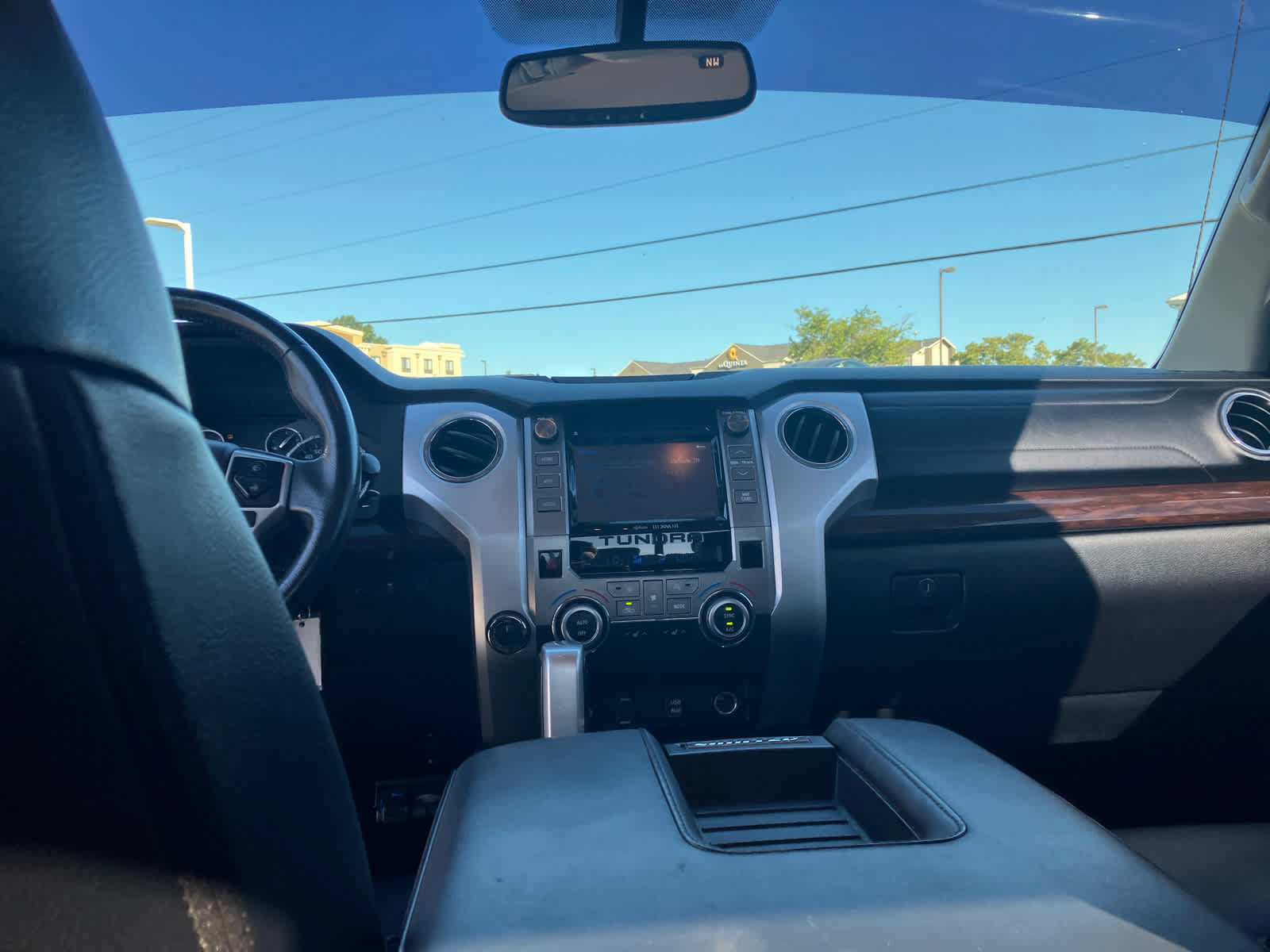 Used 2014 Toyota Tundra Limited w/ Limited Premium Package AWD/4WD image 32