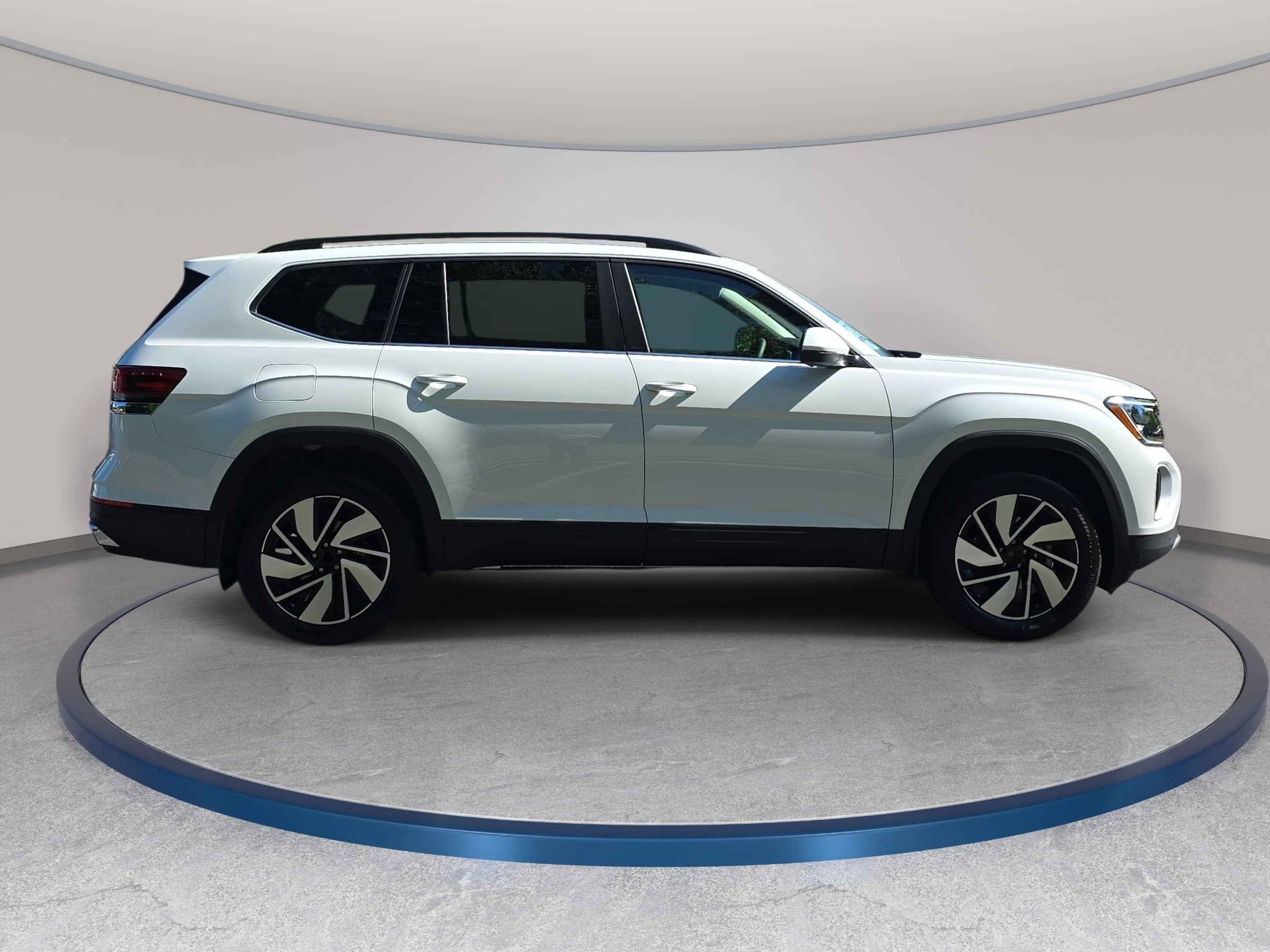 New 2026 Volkswagen Atlas SE FWD image 4