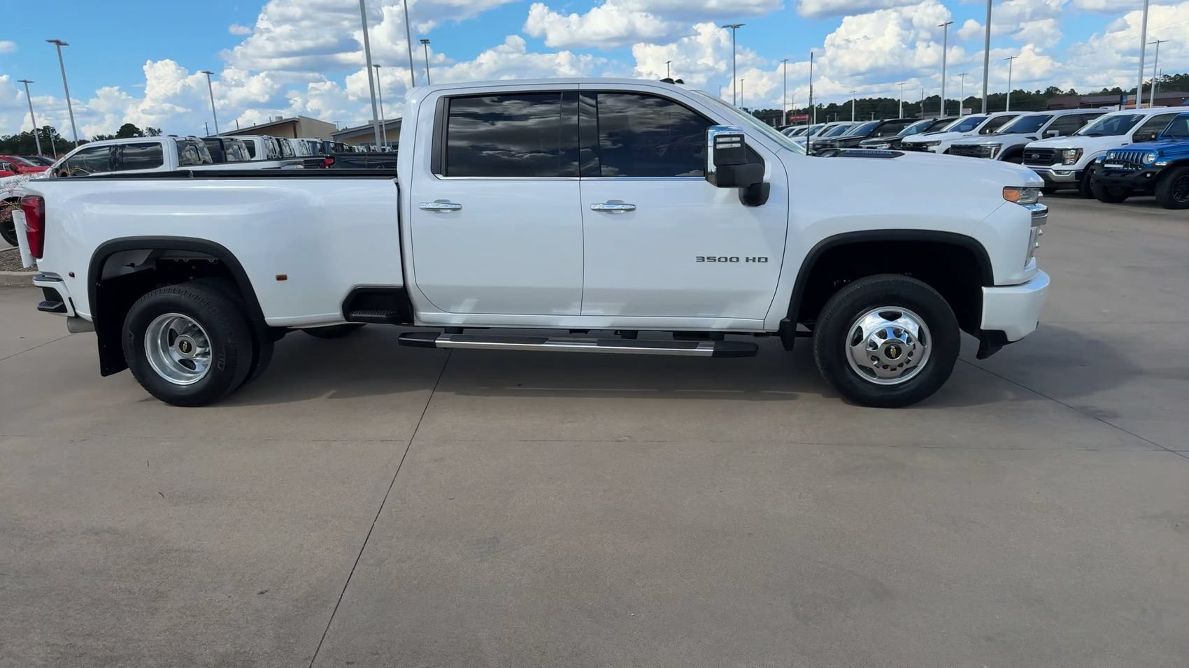 Used 2021 Chevrolet Silverado 3500 High Country AWD/4WD image 2