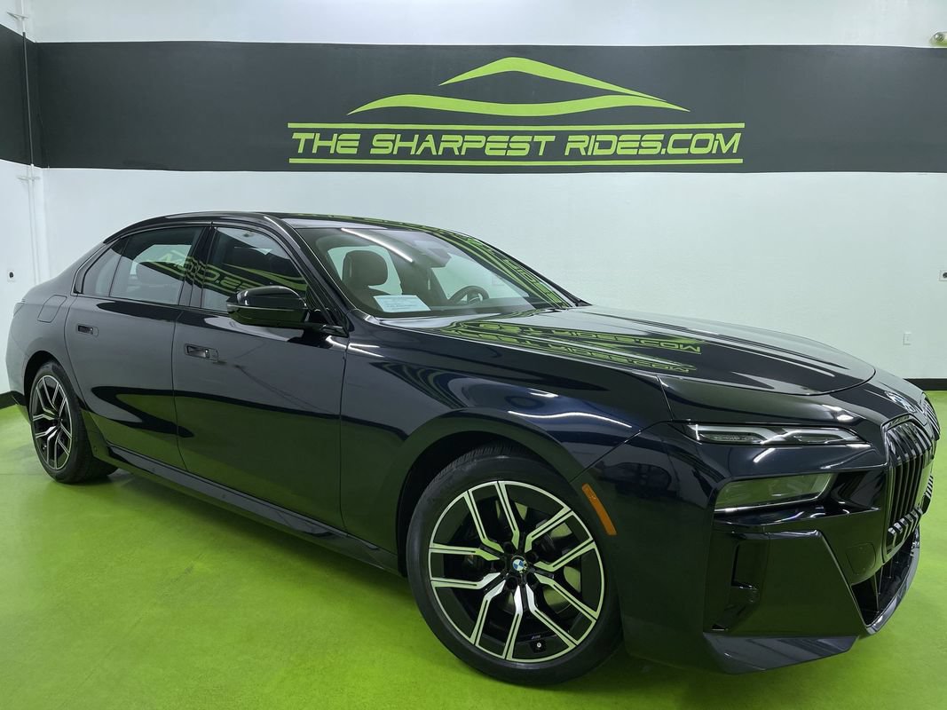 Used 2023 BMW 760i xDrive AWD/4WD image 1