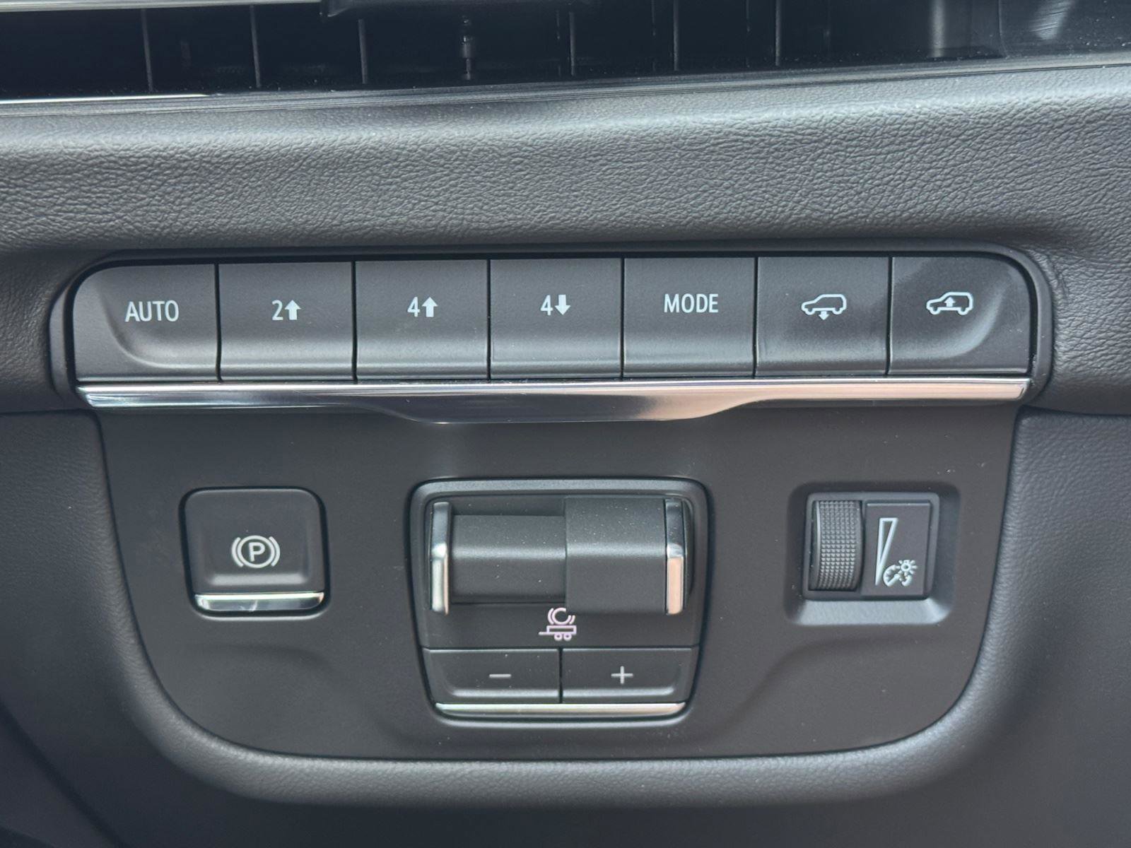 Used 2026 Cadillac Escalade Sport w/ Touring Package AWD/4WD image 18