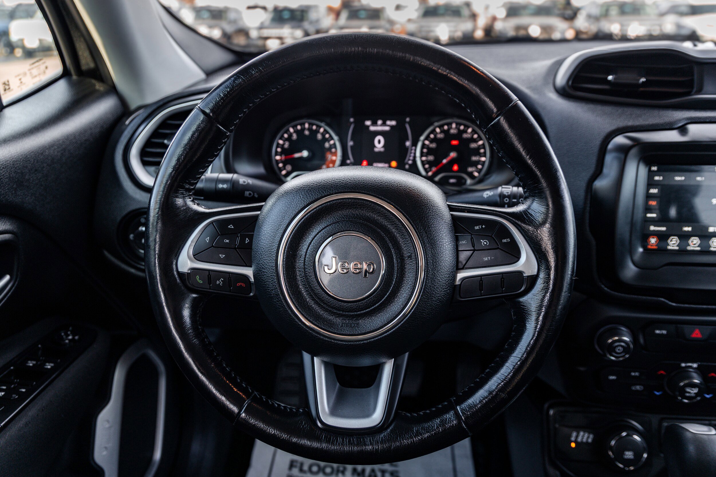 Used 2018 Jeep Renegade Latitude w/ Cold Weather Group image 13