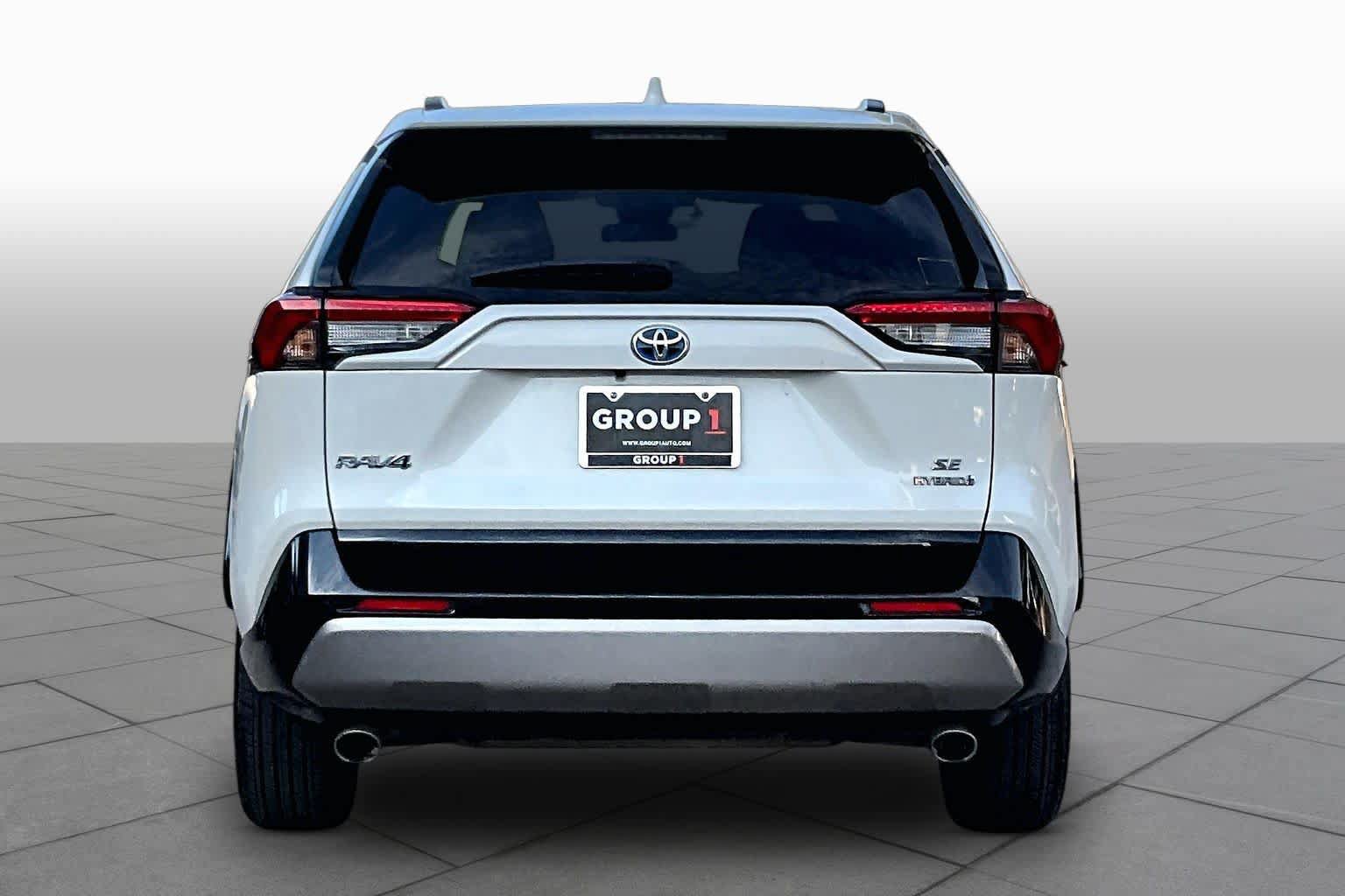 Used 2022 Toyota RAV4 SE AWD/4WD image 5