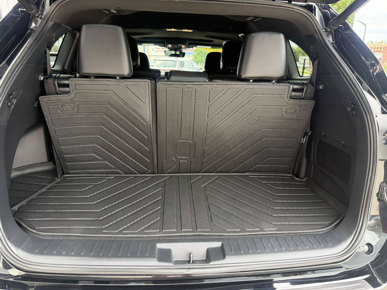 Used 2021 Toyota Highlander XSE AWD/4WD image 23