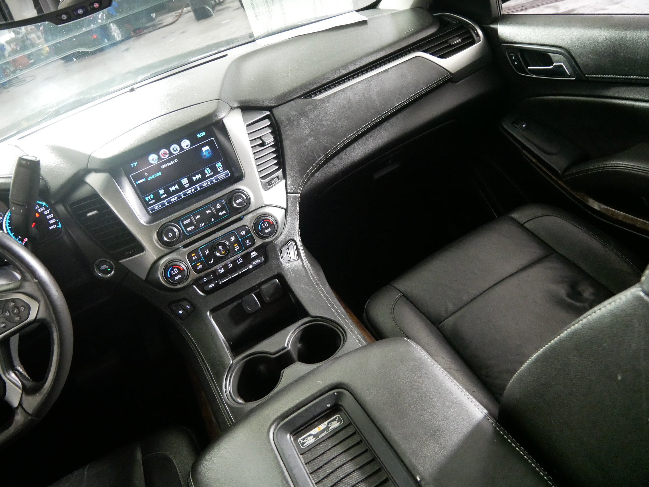 Used 2017 Chevrolet Tahoe LT w/ Luxury Package AWD/4WD image 11