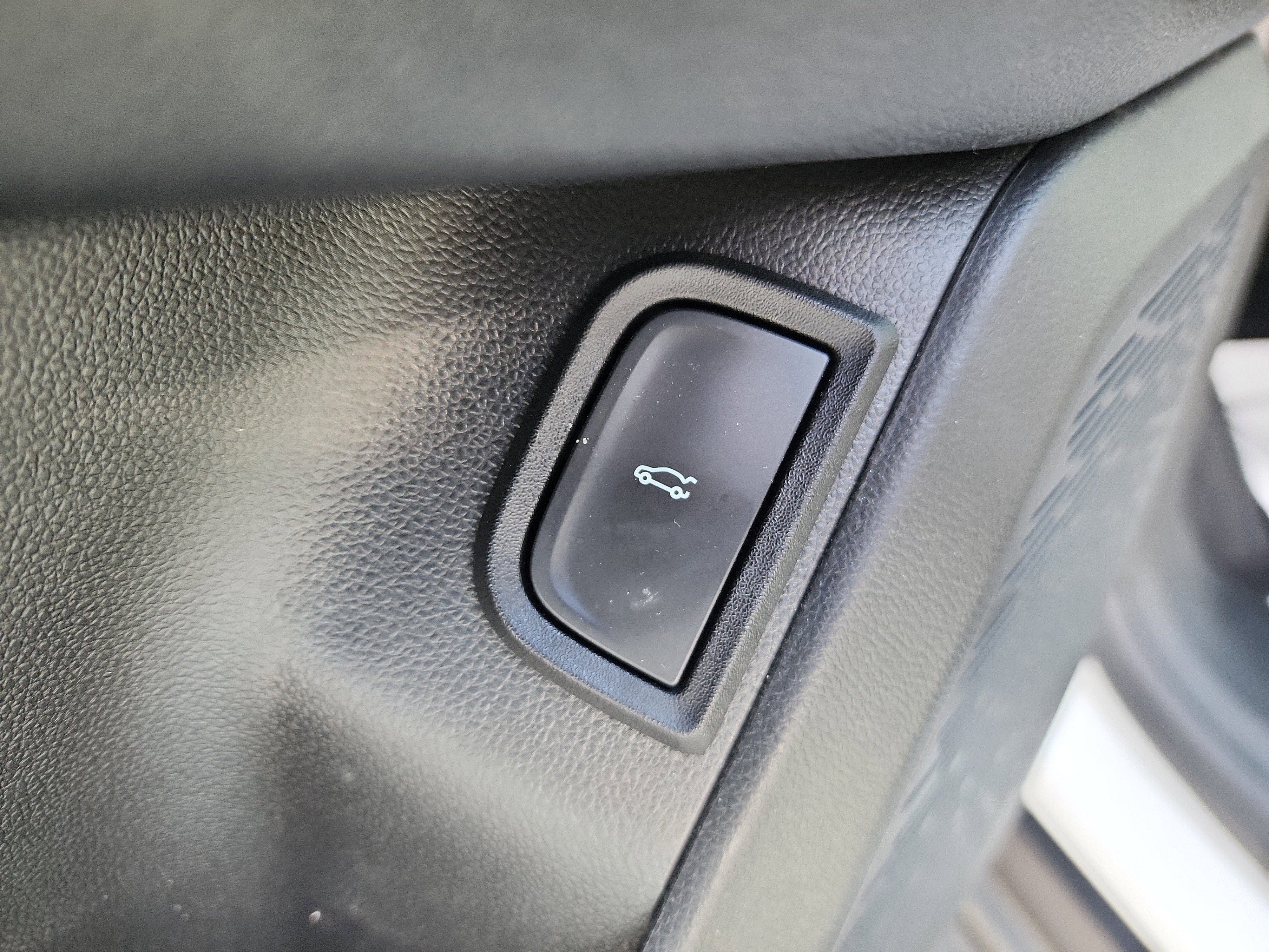 Certified 2025 Chevrolet Equinox ACTIV w/ Safety and Technology Package AWD/4WD image 14