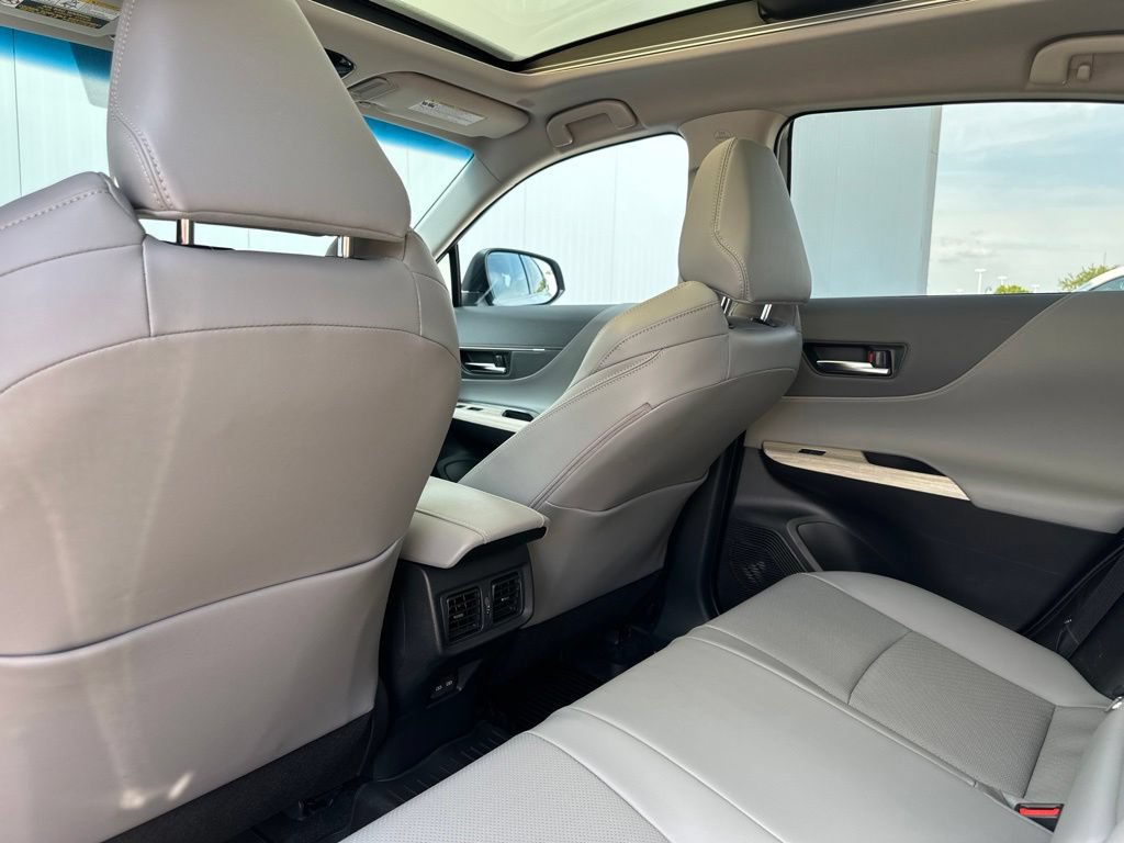 Used 2024 Toyota Venza Limited AWD/4WD image 21