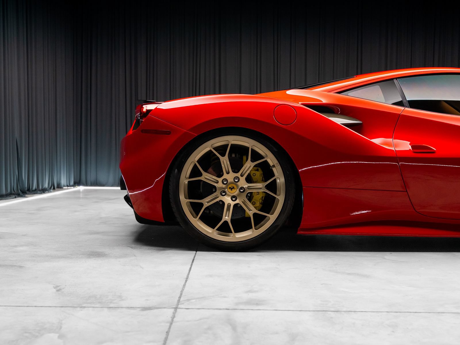 Used 2018 Ferrari 488 GTB RWD image 30