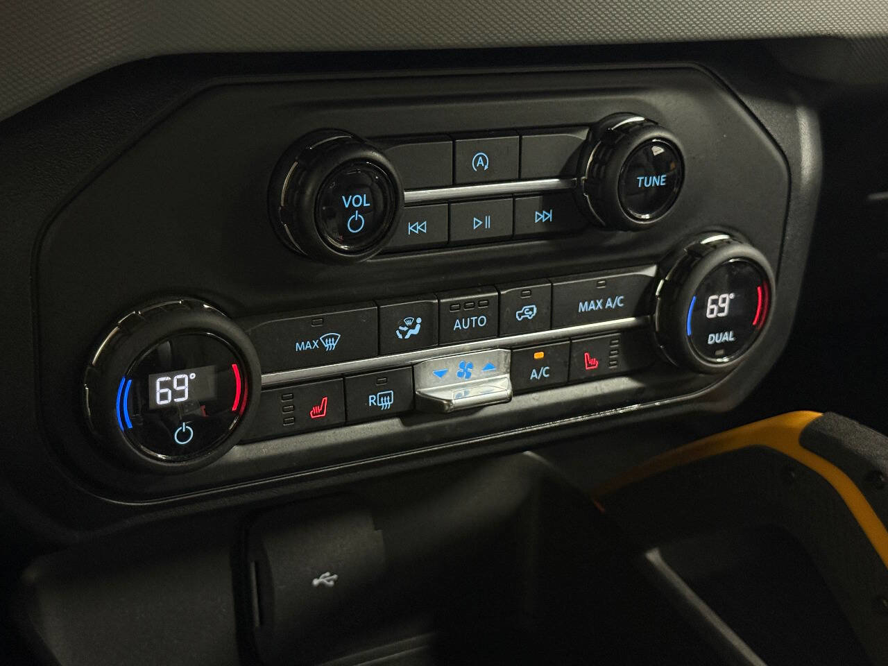 Used 2021 Ford Bronco Badlands image 88