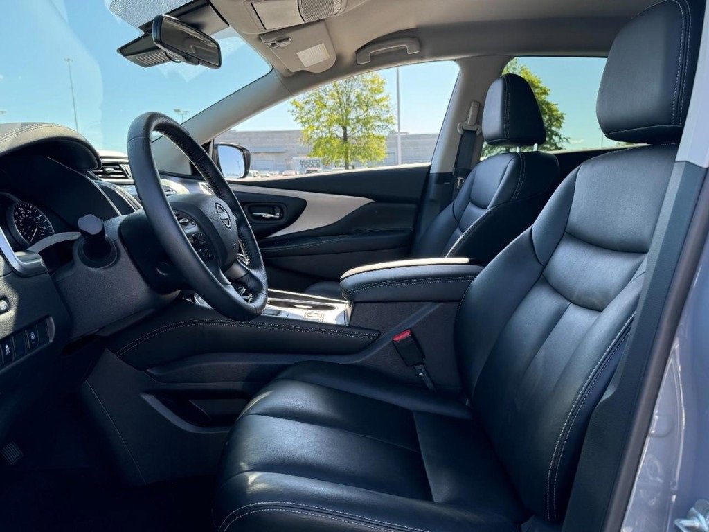 Used 2024 Nissan Murano SV w/ SV Midnight Edition Package image 17