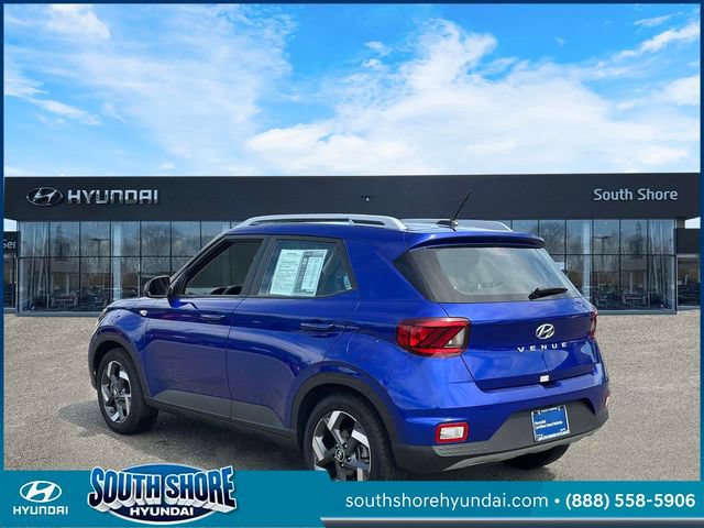 Certified 2025 Hyundai Venue SEL FWD image 8