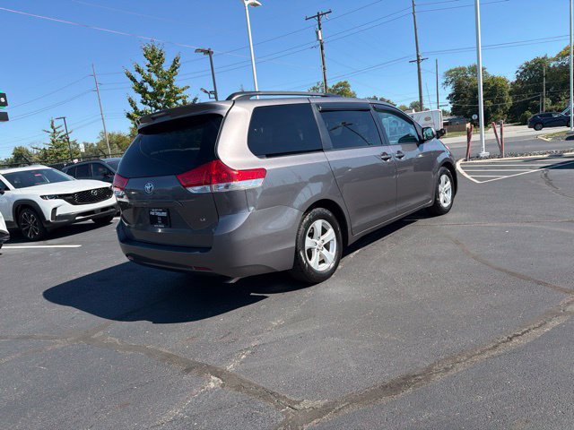 Used 2014 Toyota Sienna LE FWD image 9