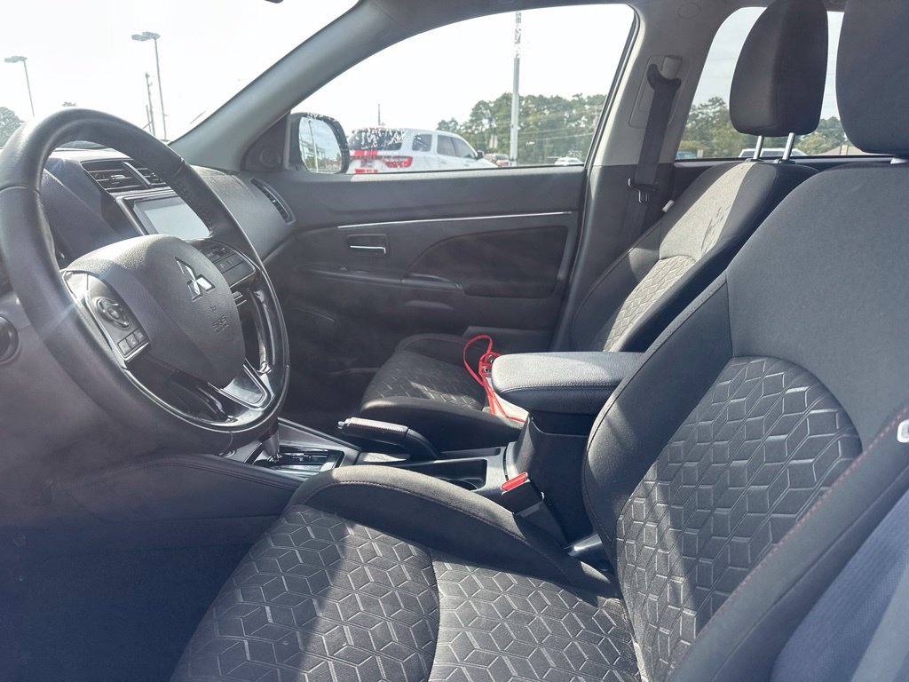 Used 2025 Mitsubishi Outlander Sport LE AWD/4WD image 12