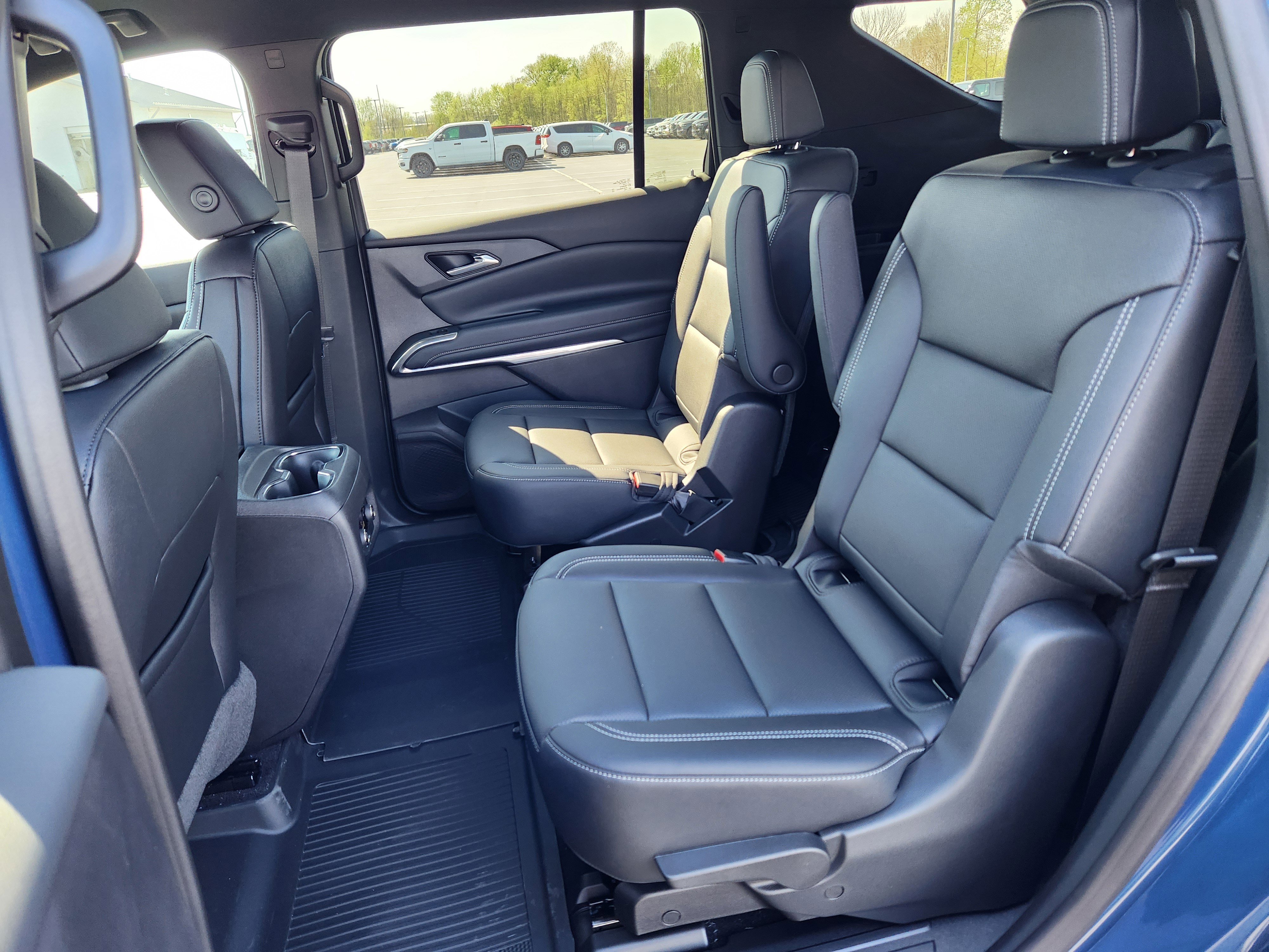 New 2026 Chevrolet Traverse LT FWD image 9