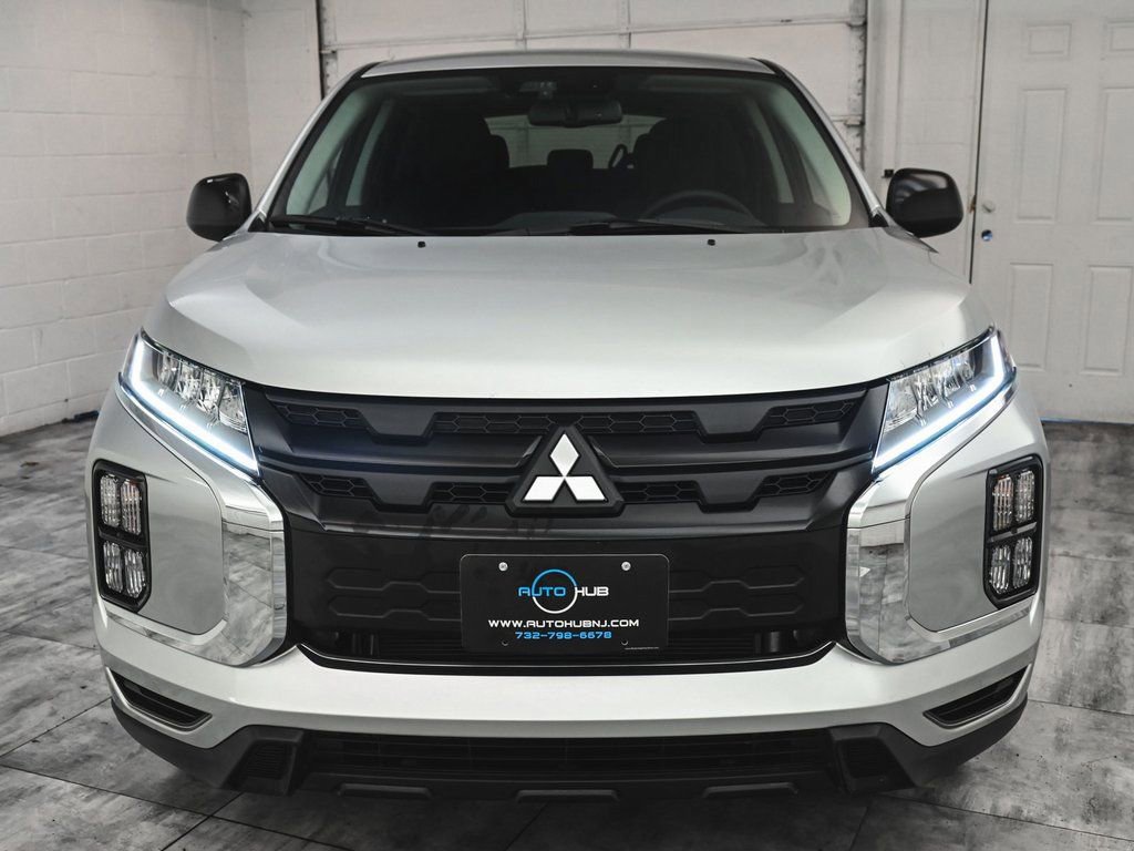 Used 2025 Mitsubishi Outlander Sport LE image 2