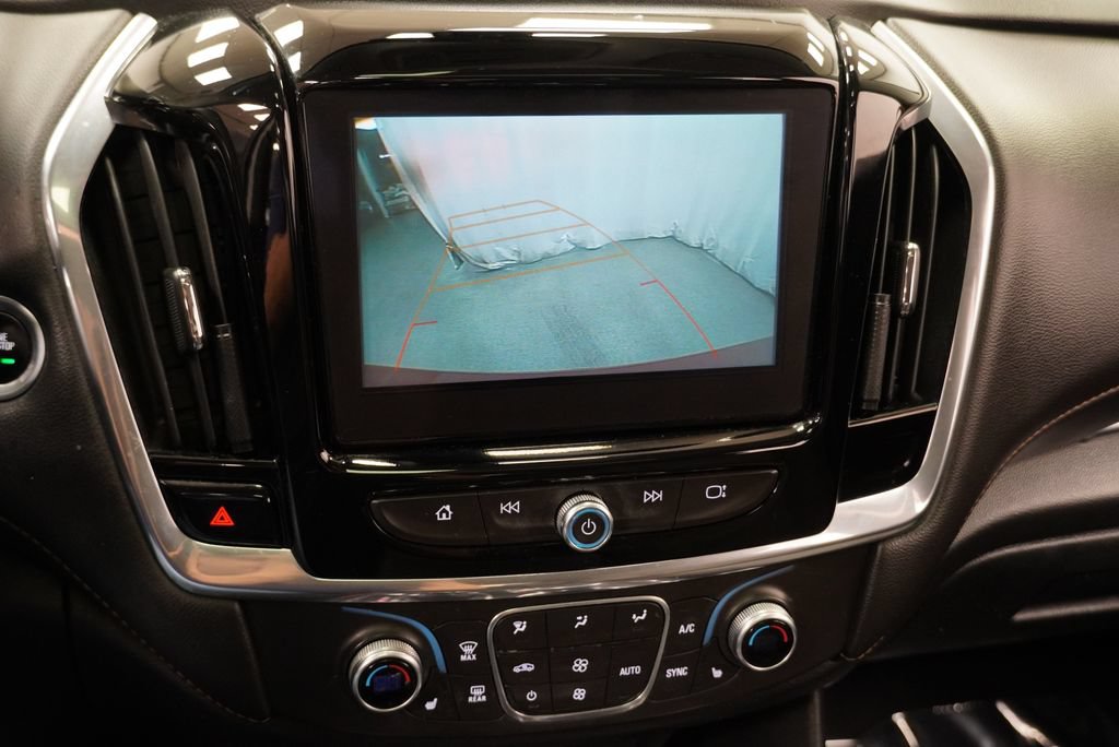 Used 2018 Chevrolet Traverse LT FWD image 21