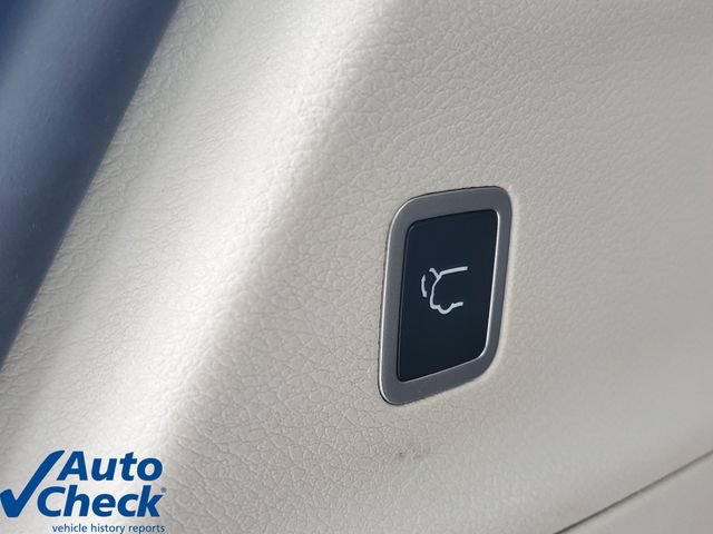 Used 2024 Chrysler Pacifica Touring-L FWD image 10