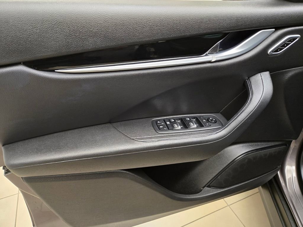 Certified 2022 Maserati Levante GT image 31