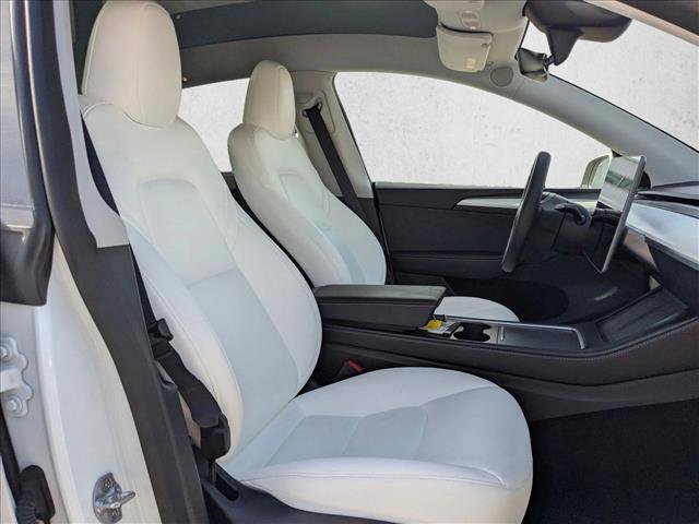 Used 2025 Tesla Model Y Long Range image 25
