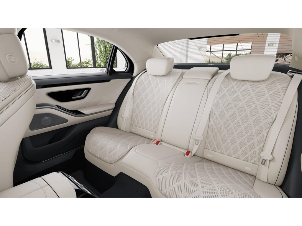Used 2025 Mercedes-Benz S 580e 4MATIC Sedan image 5
