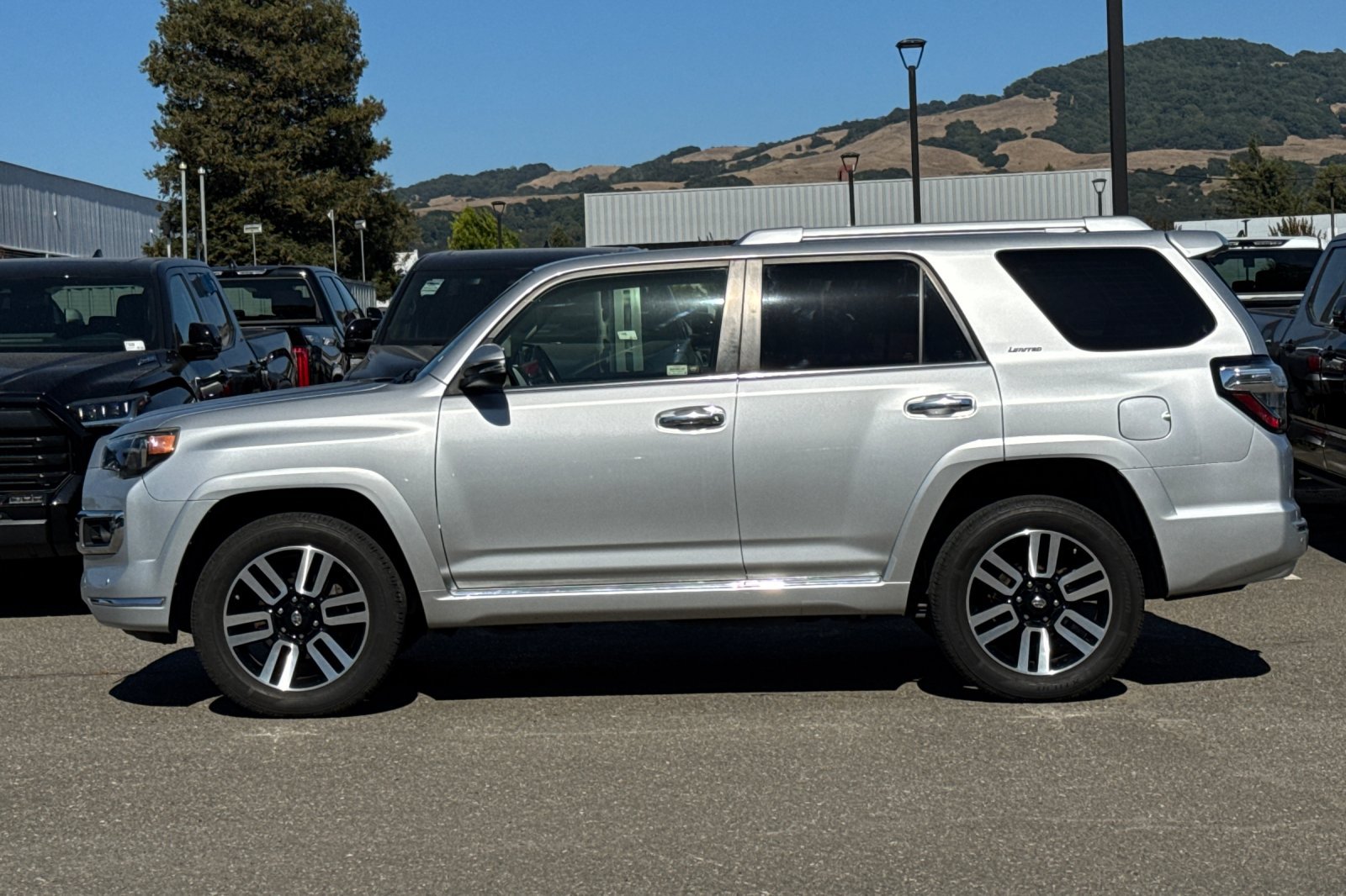 Used 2014 Toyota 4Runner Limited AWD/4WD image 7