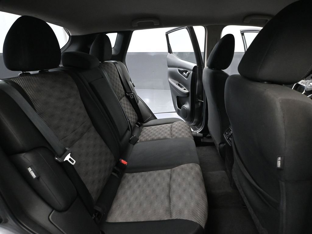 Used 2021 Nissan Rogue Sport SV image 41