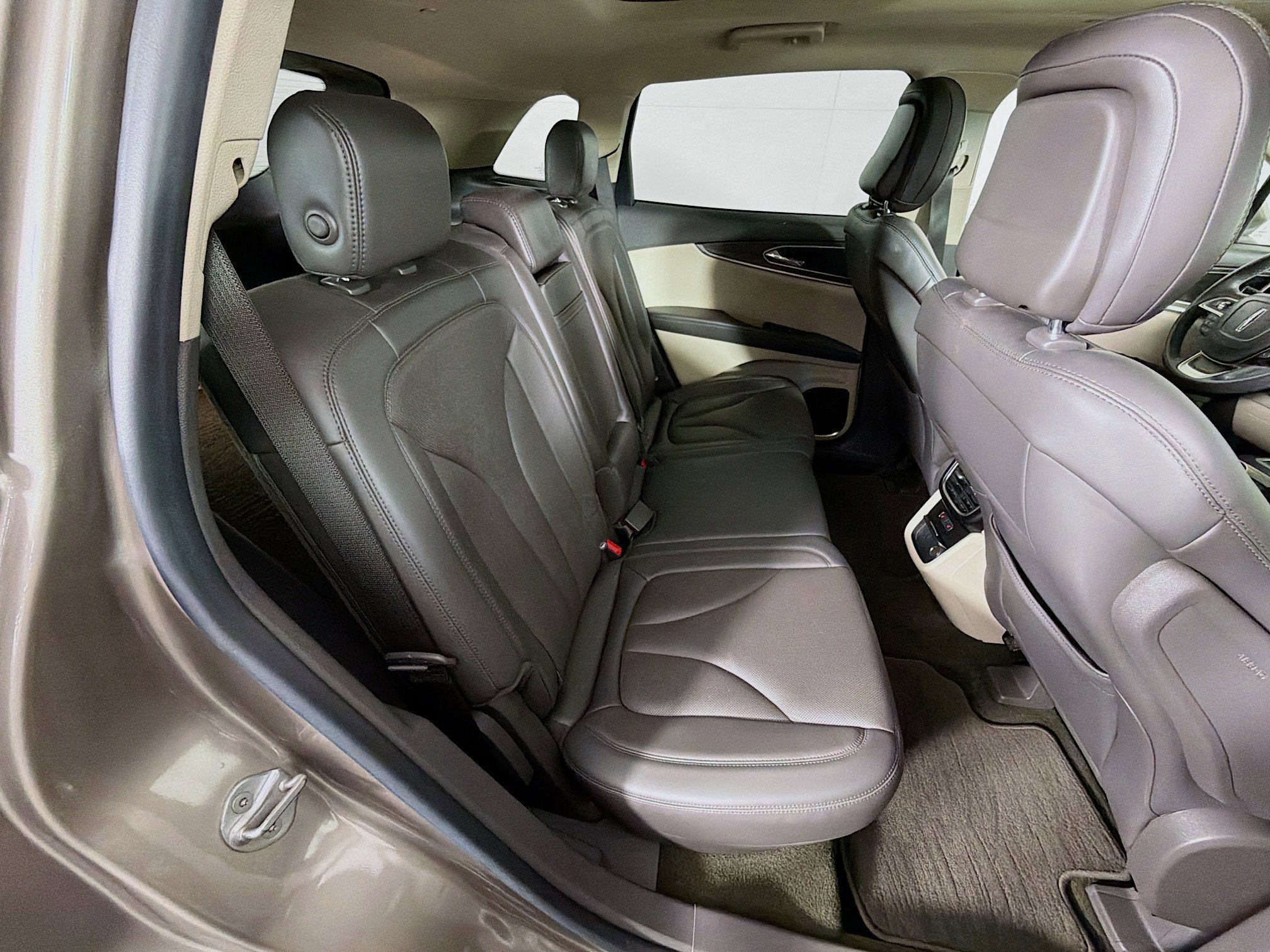 Used 2020 Lincoln Nautilus Reserve w/ Equipment Group 201A image 27