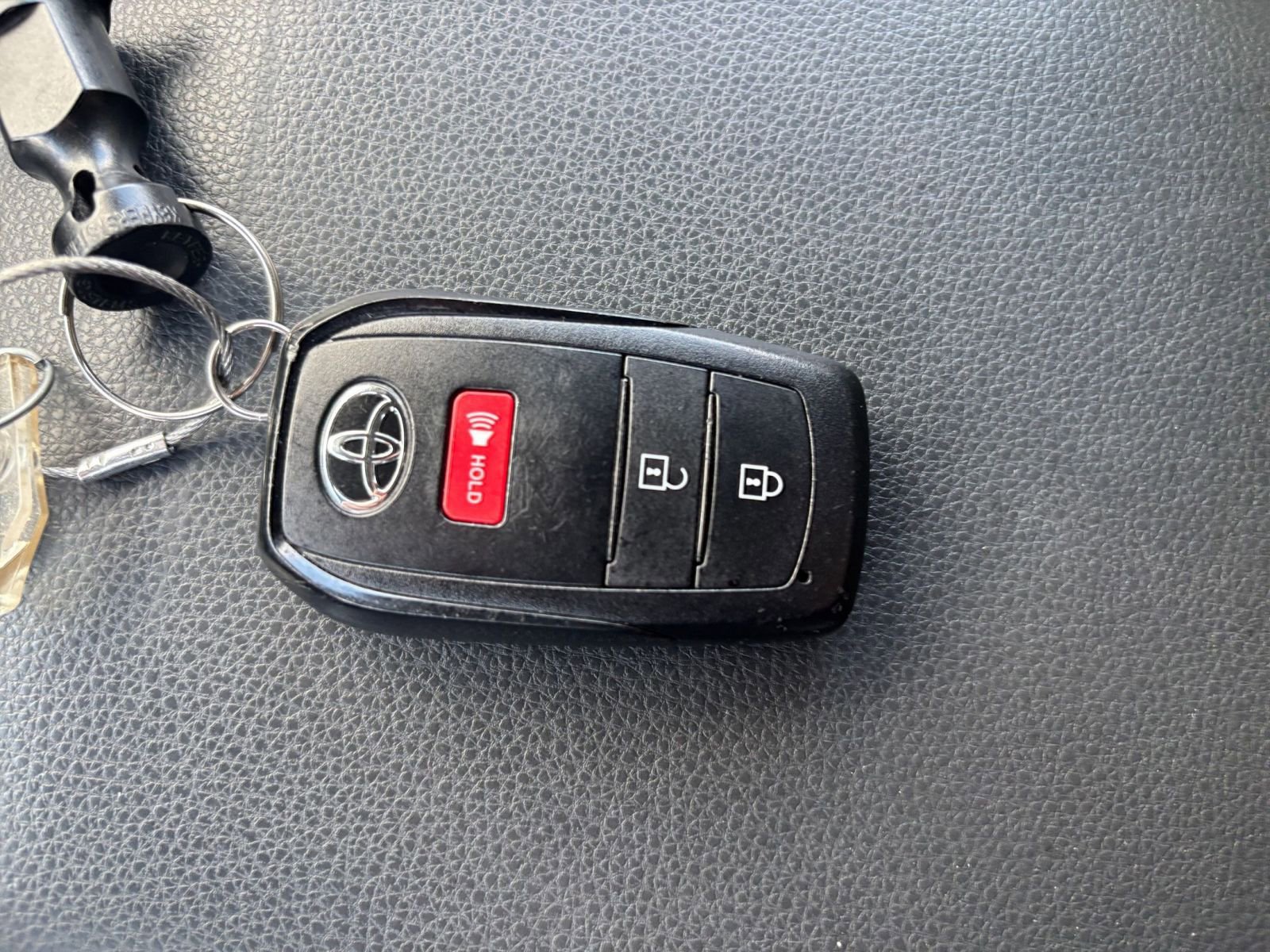 Used 2025 Toyota Tacoma TRD Off-Road image 21