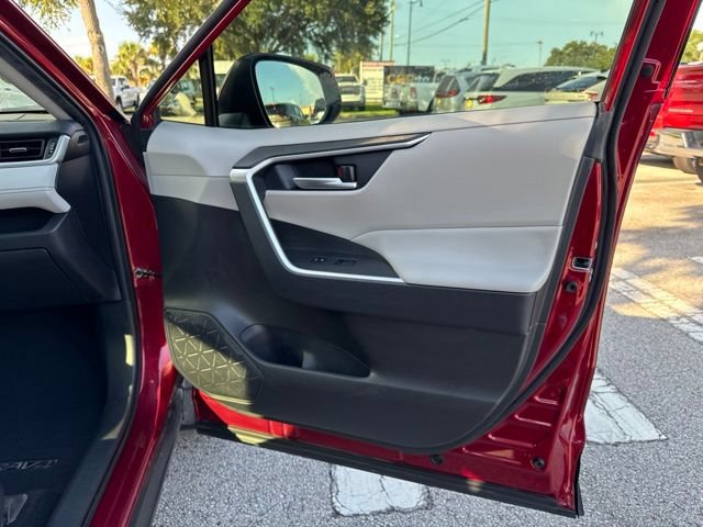 Used 2020 Toyota RAV4 XLE Premium FWD image 13