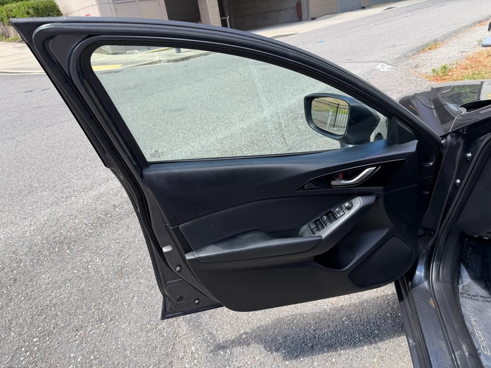 Used 2014 MAZDA MAZDA3 i Touring w/ Moonroof Package 1 FWD image 26