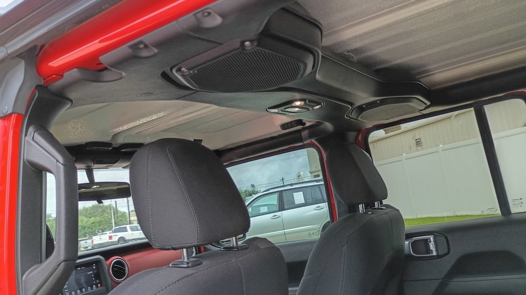Used 2020 Jeep Wrangler Unlimited Sahara AWD/4WD image 23