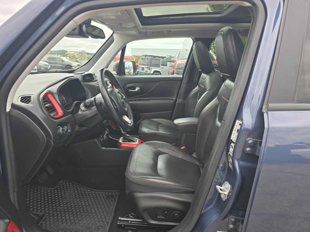 Used 2021 Jeep Renegade Trailhawk w/ Sun & Sound Group AWD/4WD image 9