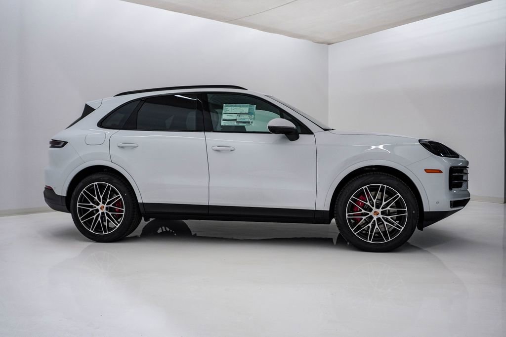 New 2026 Porsche Cayenne S image 9