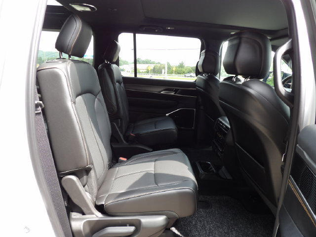 New 2026 Jeep Grand Wagoneer L 4WD image 14