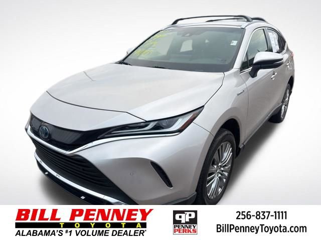 Used 2021 Toyota Venza XLE image 1