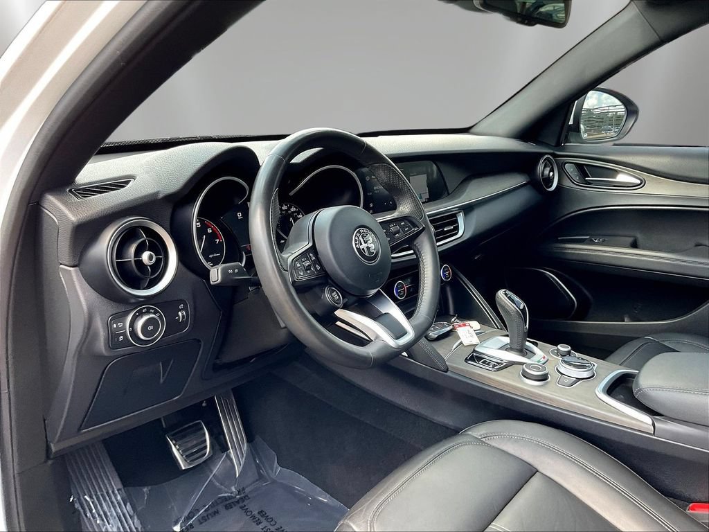Used 2023 Alfa Romeo Stelvio Ti w/ Active Assist Plus Package AWD/4WD image 16
