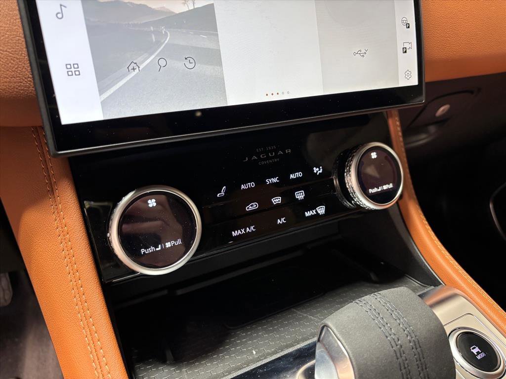 New 2026 Jaguar F-PACE R-Dynamic S image 16