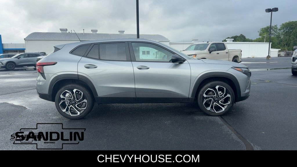 Used 2024 Chevrolet Trax RS w/ Sunroof Package FWD image 97