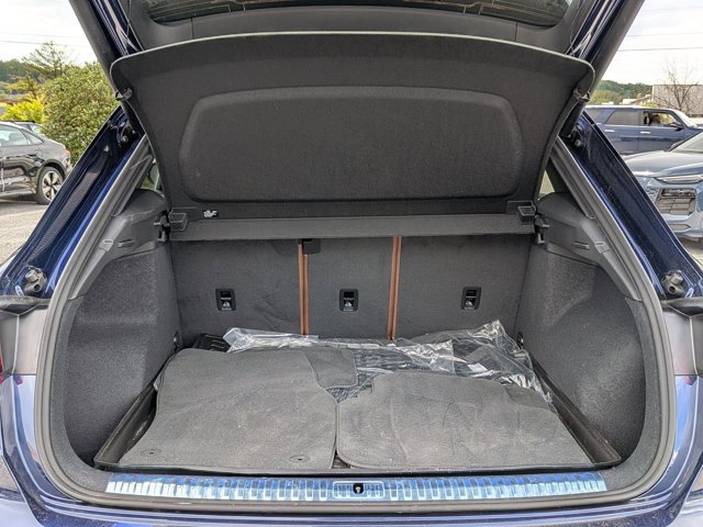 Certified 2025 Audi Q3 2.0T Premium w/ Convenience Package image 6