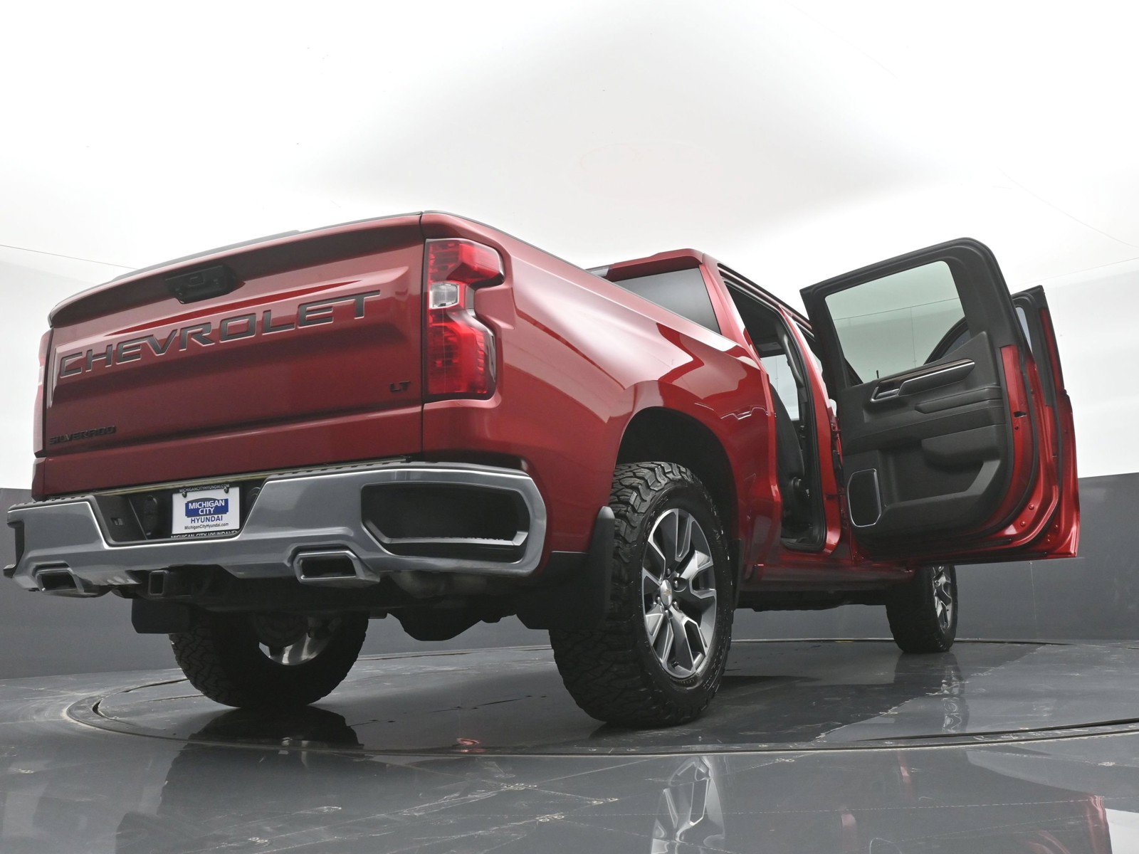 Used 2023 Chevrolet Silverado 1500 LT AWD/4WD image 48