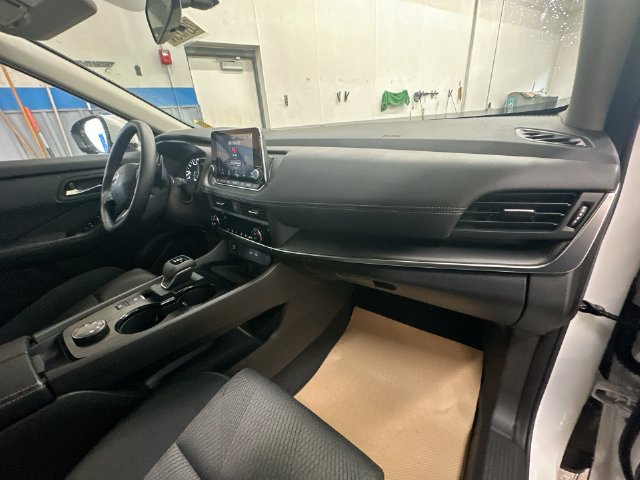 Used 2026 Nissan Rogue SV AWD/4WD image 34