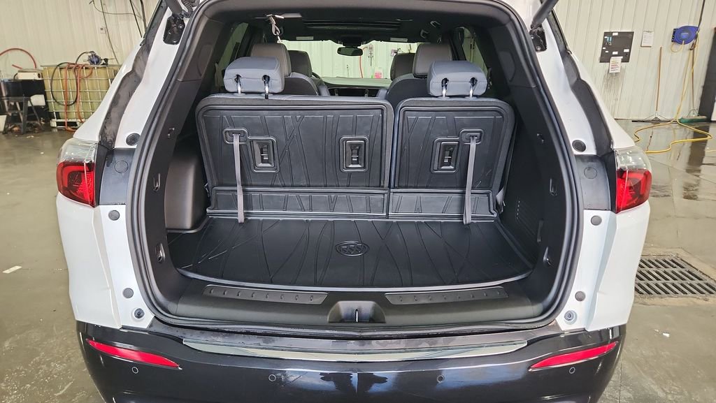 Used 2024 Buick Enclave Essence w/ Experience Buick Package image 29
