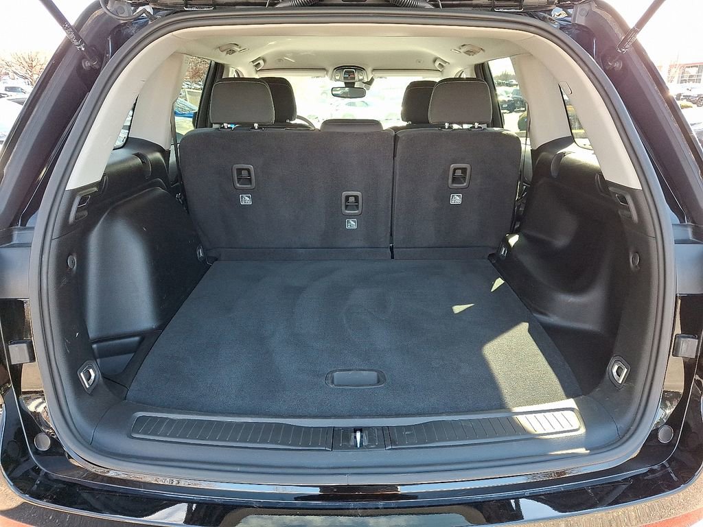 Used 2023 Jeep Grand Cherokee Laredo image 28