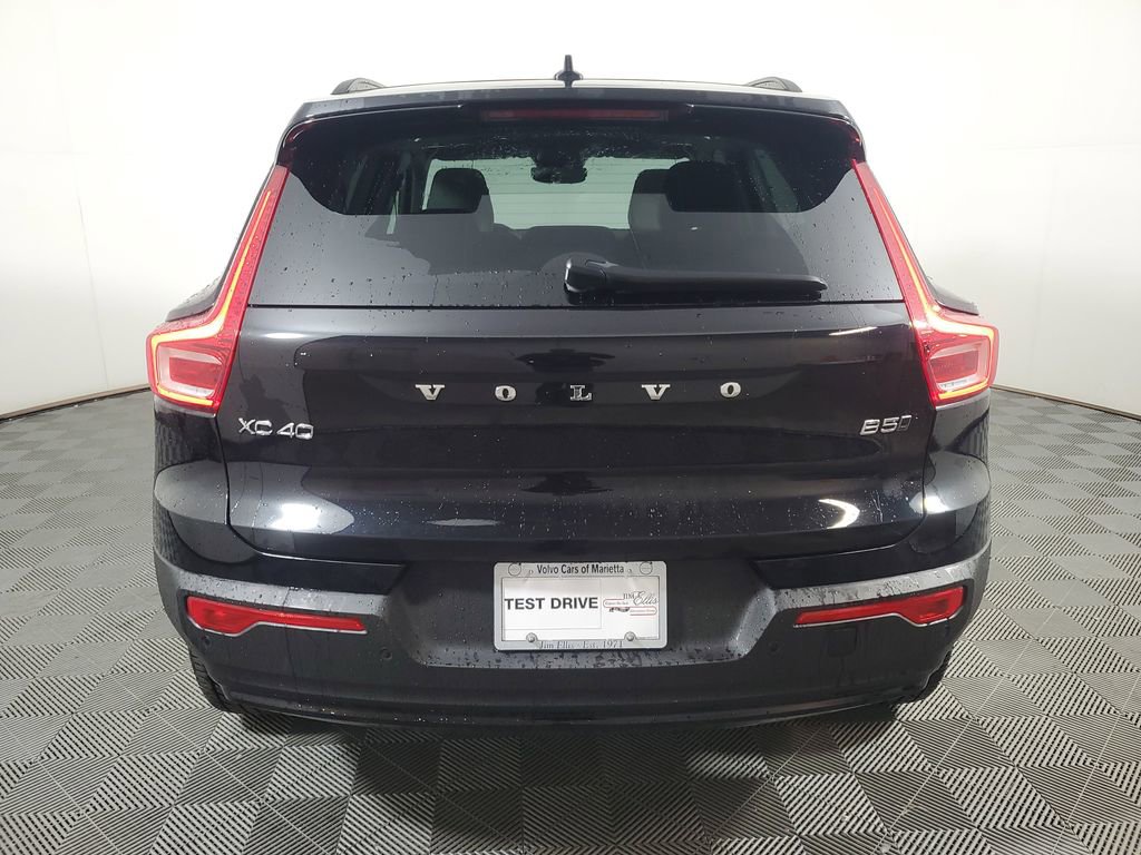 Used 2023 Volvo XC40 B5 Plus w/ Driver Assist Package image 7