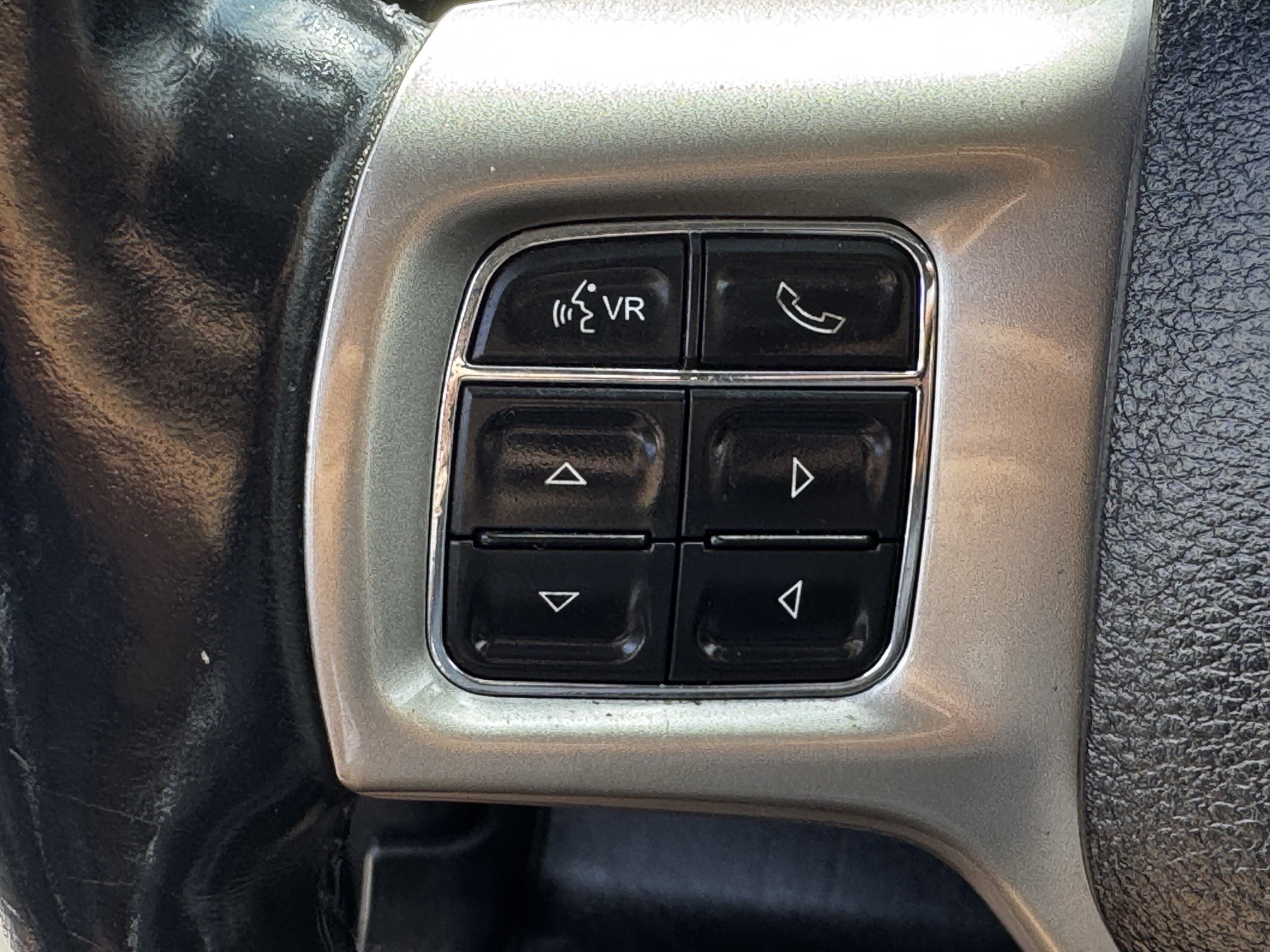 Used 2016 RAM 2500 Laramie w/ Convenience Group AWD/4WD image 23