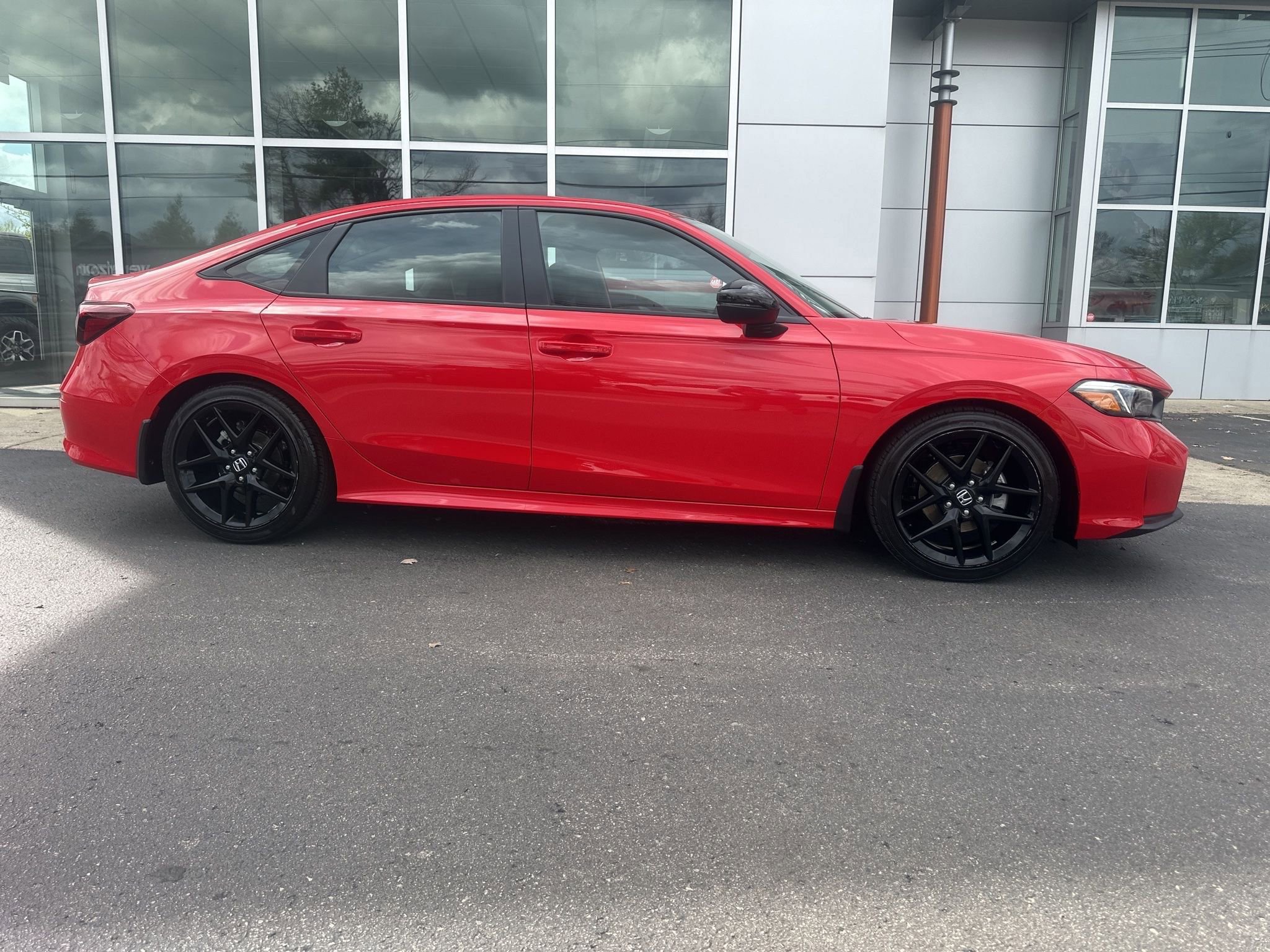 Used 2025 Honda Civic Sport image 4