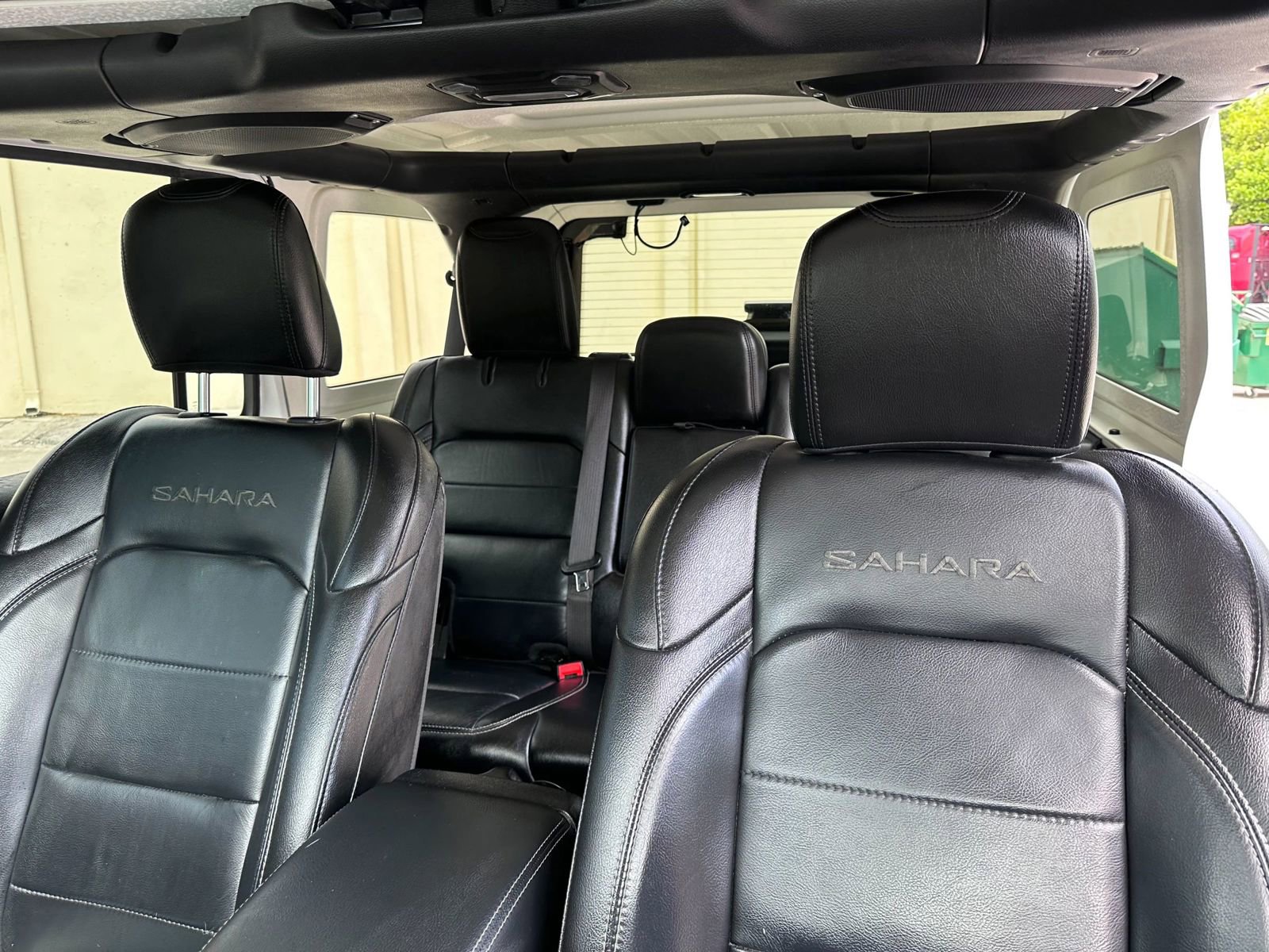 Used 2019 Jeep Wrangler Unlimited Sahara w/ Uconnect 4C Nav & Sound Group AWD/4WD image 11