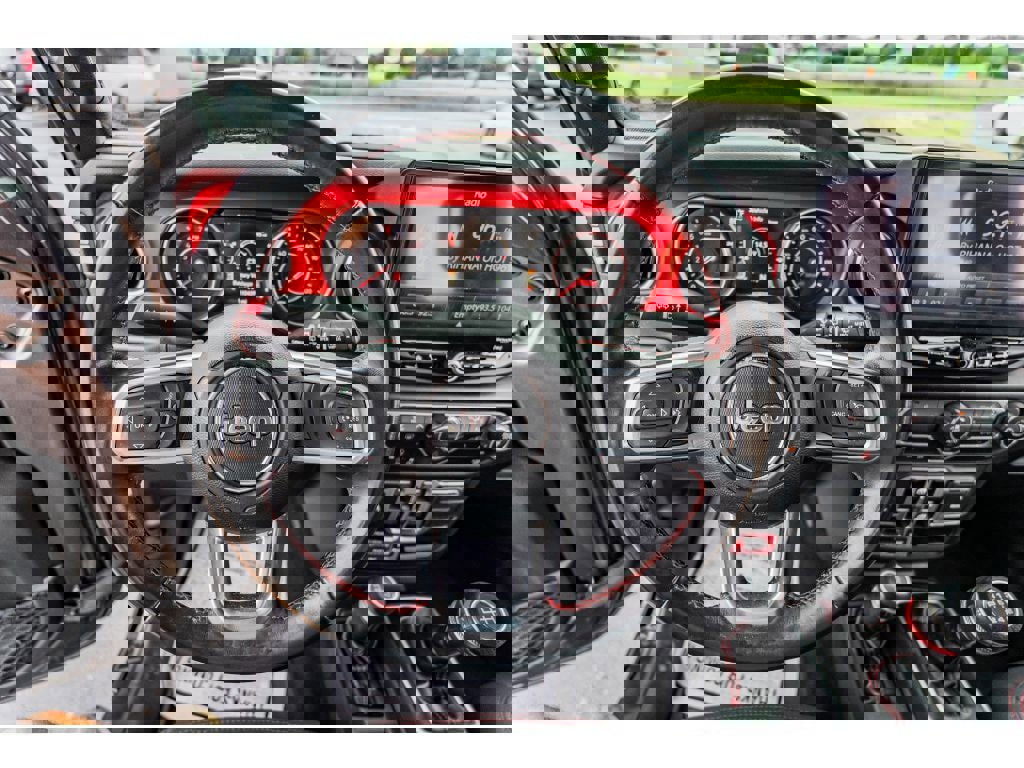 Used 2018 Jeep Wrangler Unlimited Rubicon w/ Dual Top Group image 10